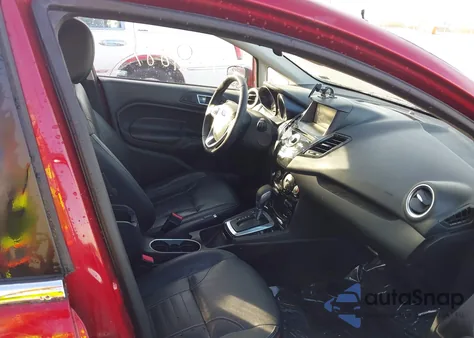 2014 Ford Fiesta Titanium z USA, uszkodzony, nr VIN 3FADP4FJ2EM106464